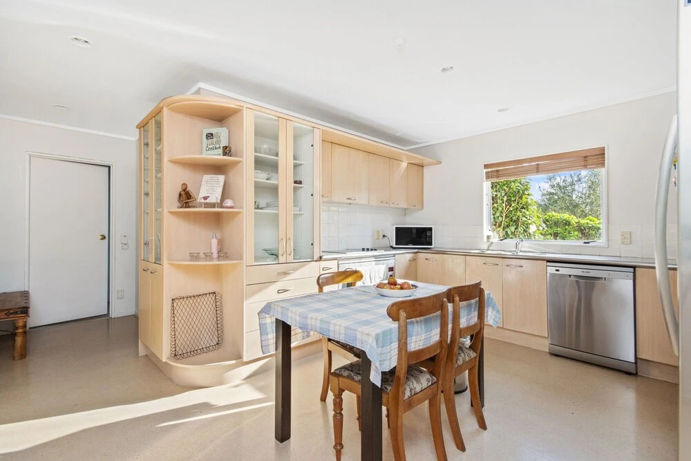 Maxwells Guest House and Tiny Home
