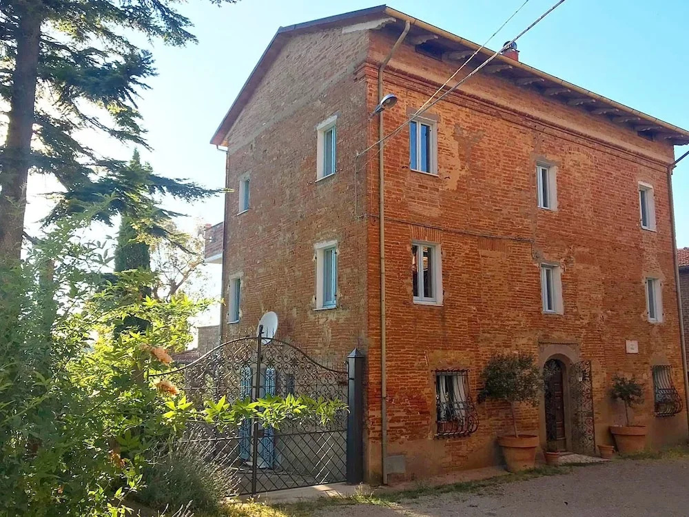 Villa Gioiella Sleeps 13 Near Cortona & Montepulciano