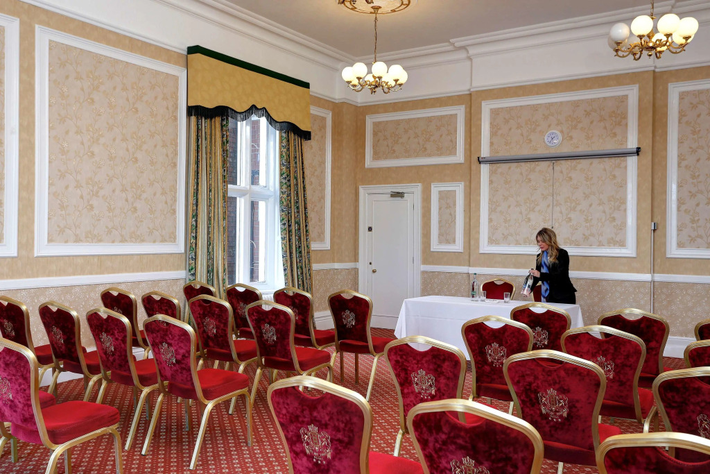 Belvilla Crewe Arms Hotel