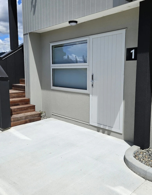 Redwood Apartments