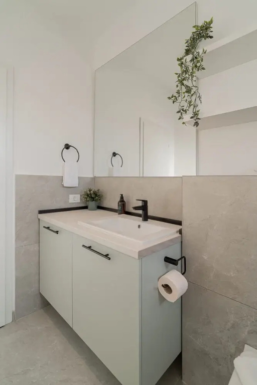 Vibrant & Spacious 3BR Condos on Amzei Square