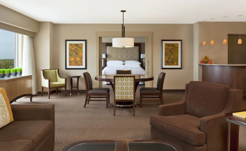 Sheraton Indianapolis Hotel at Keystone Crossing