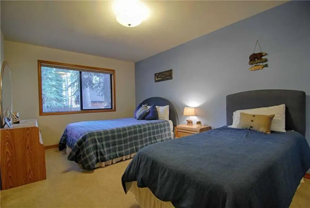 Walk to Lake! Large Home With Private Hot Tub, Yard Games and Lake Views! -sandy Shores Villa #182