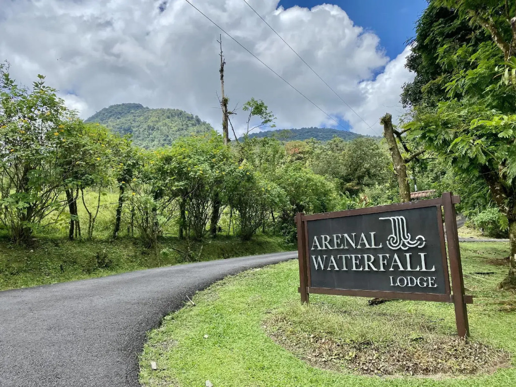 Arenal Waterfall Lodge