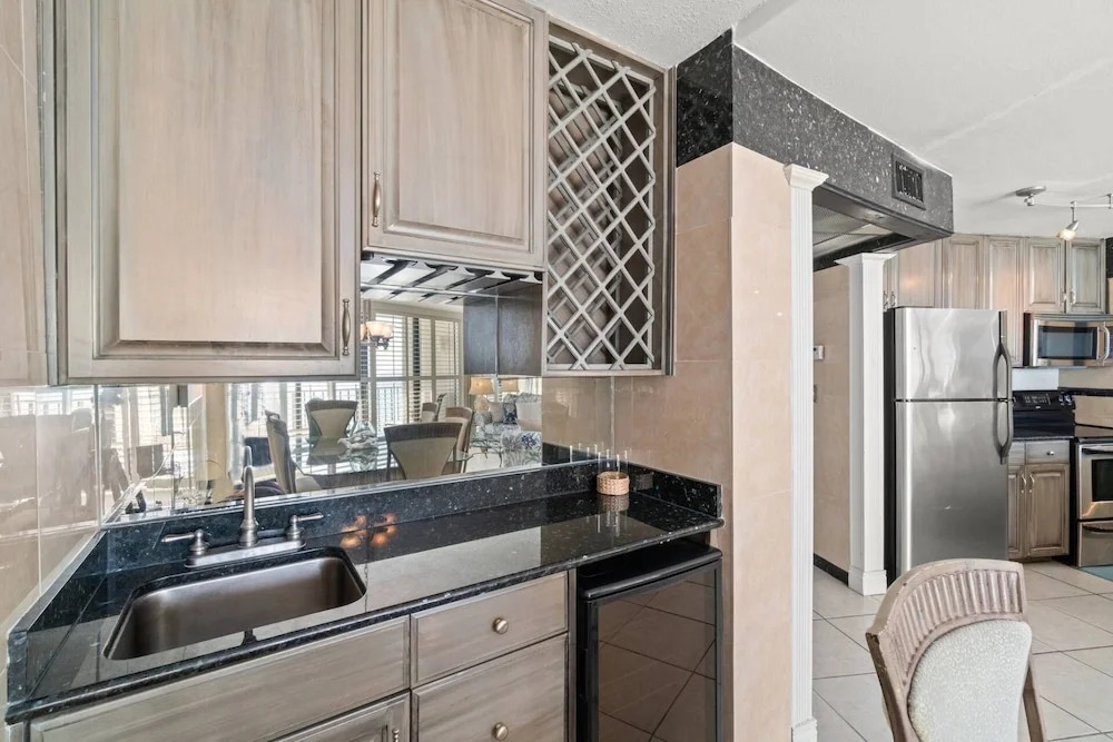 Edgewater Tower 2 Unit 505