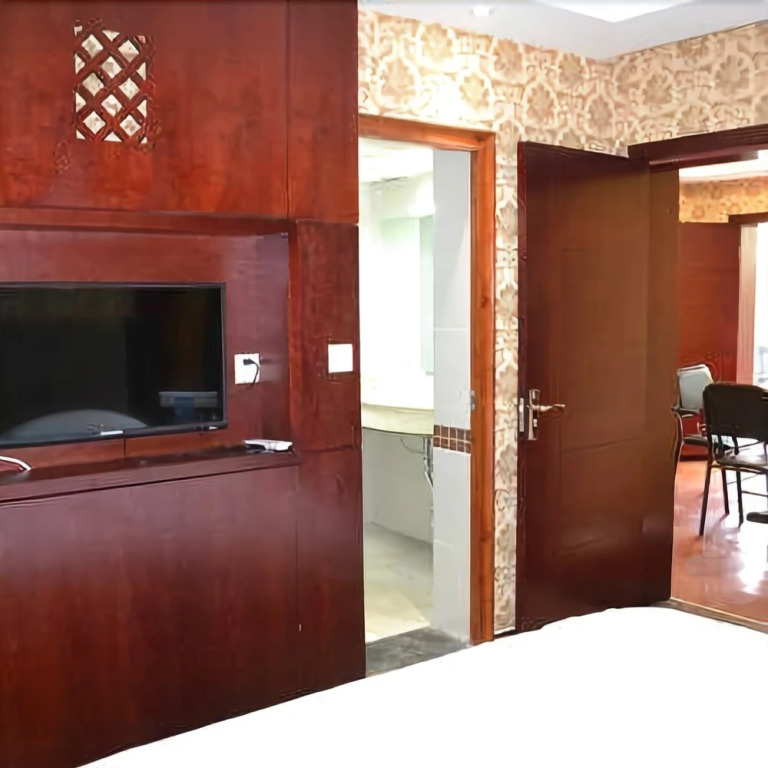 Wanfu Spa Holiday Hotel