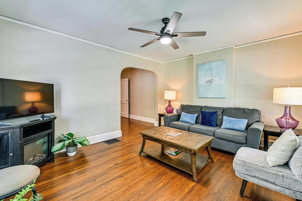 Easy Access to Uptown & Sports! Charlotte Duplex