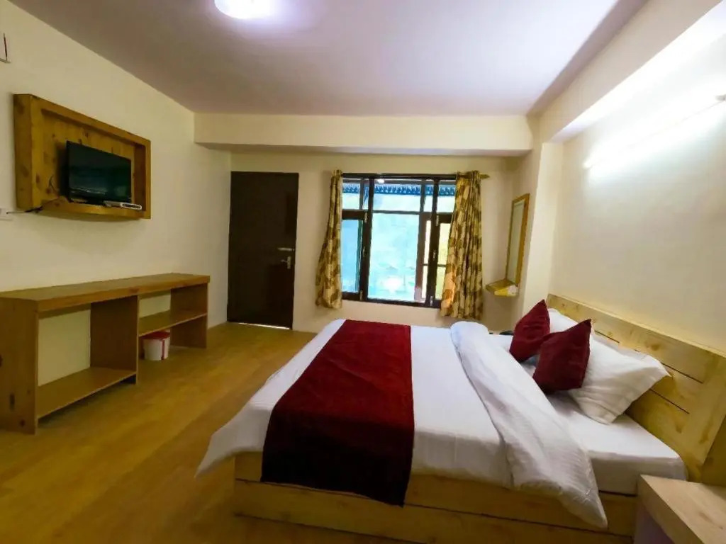 Hotel Sun N Snow Manali