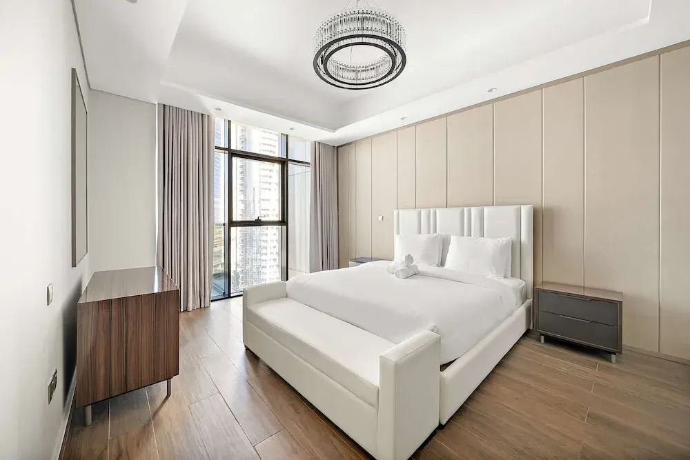Modern 1BR With Stunning Views in Business Bay