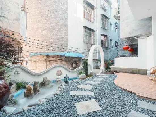 Jiavan luxury light hostel -PhoenixeOld CitycShopshEnglishlish