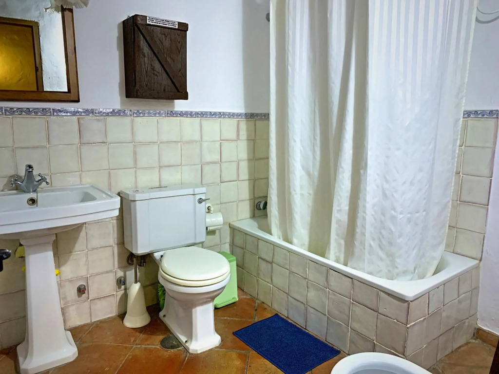 Casa rural familiar en el pueblo de Zahara de la Sierra
