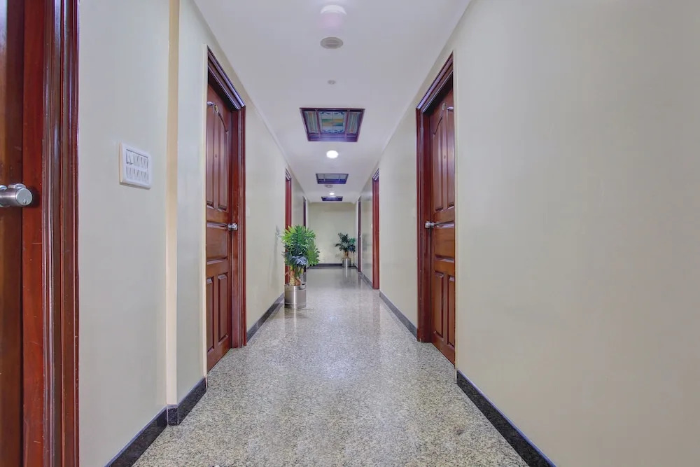 OYO 11390 Vaibhav Residency