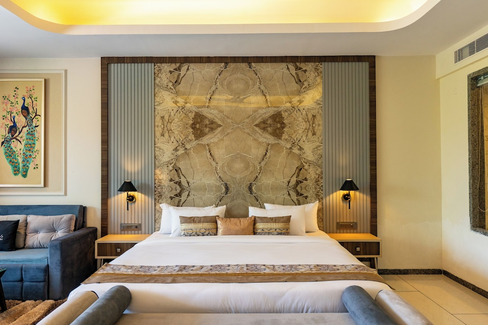 Mountain Creek by ELIVAAS Prive Pet-friendly 1 Luxe Room with Shared Pool and Gazebo