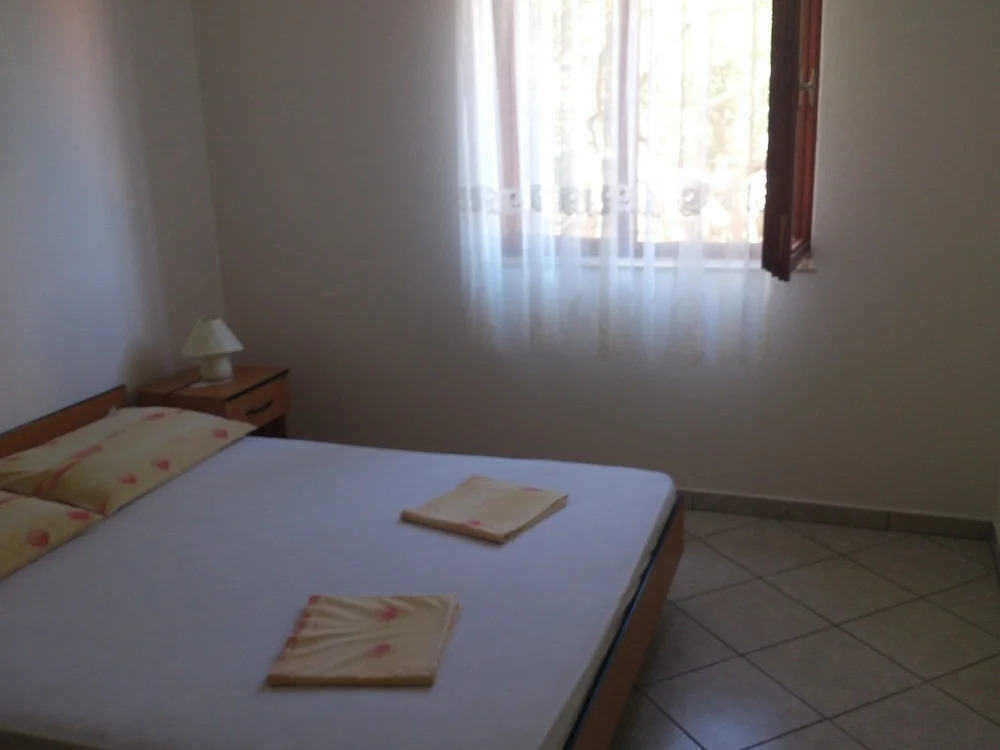 Apartments Jakov
