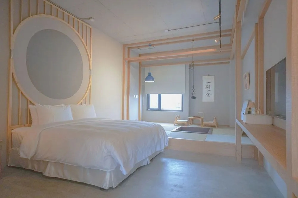 Thinker Hotel
