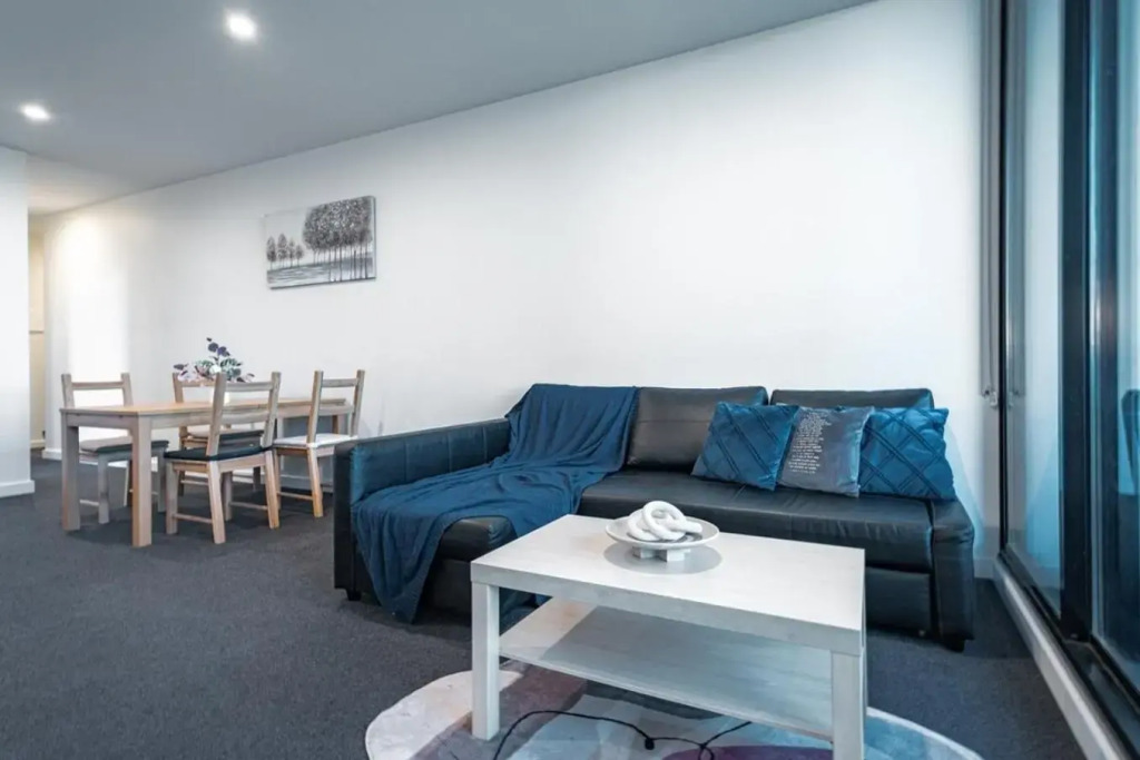 St Kilda 2BR2BA +Balcony +view+workstation+ car