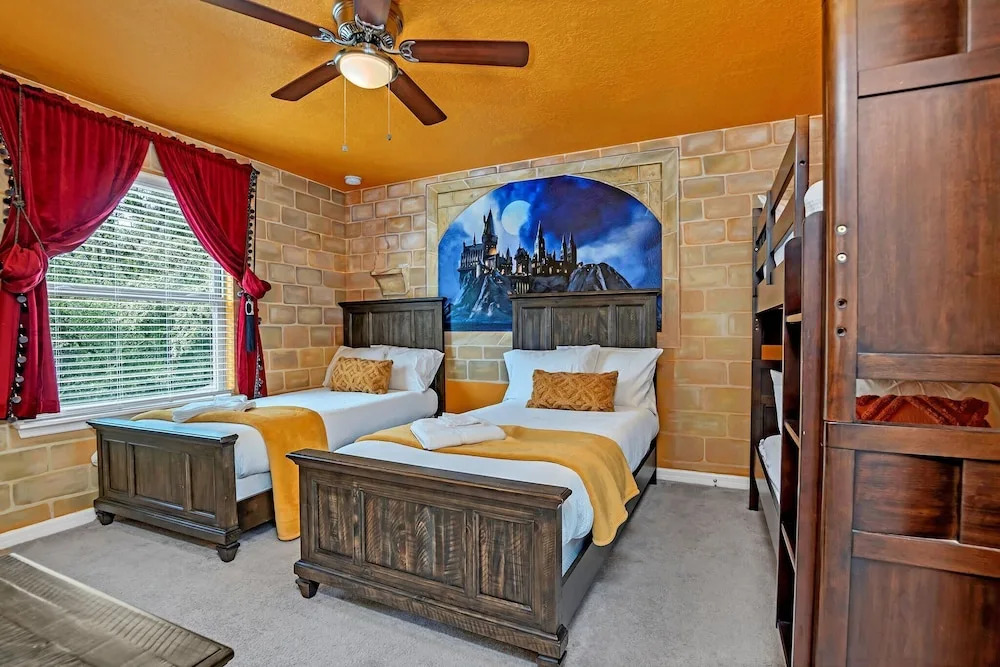 Perfect Location, Beautiful and Spacious 8BD Home, Free Waterpark! #8so884