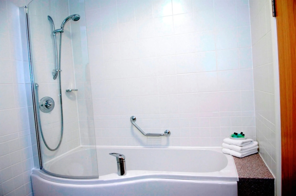 Burleigh Court Hotel and Leisure
