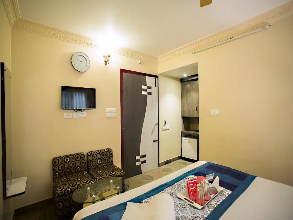 OYO 1758 Hotel Balaji Inn