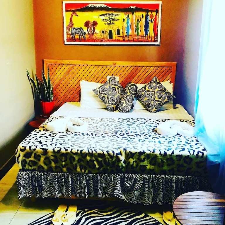 Savannah House - Hostel