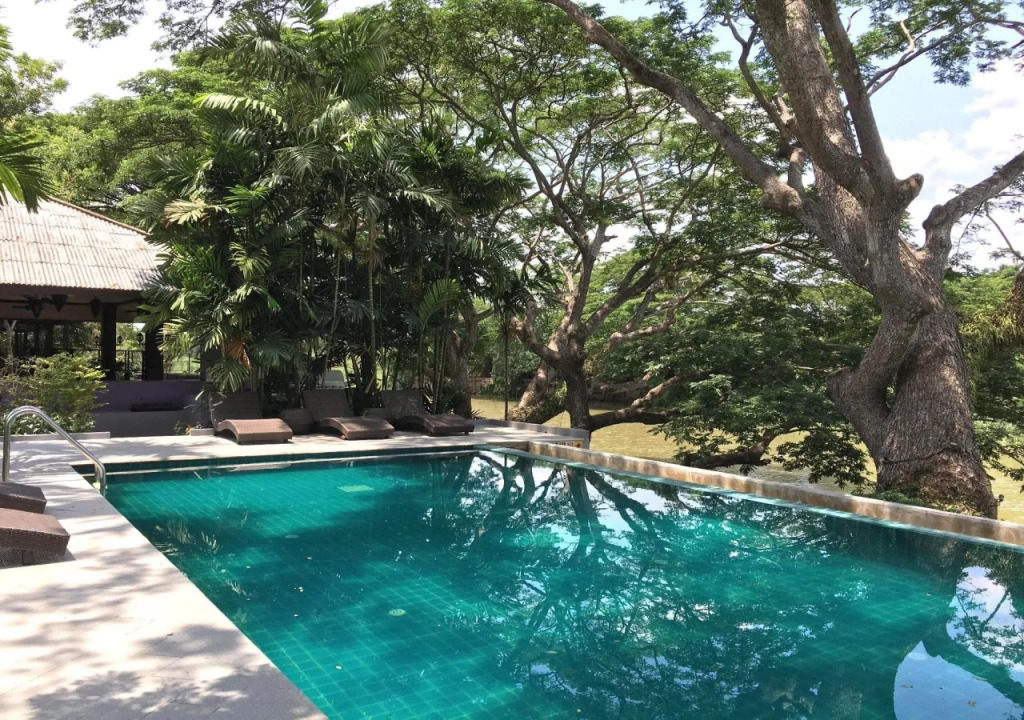 Baan Namping