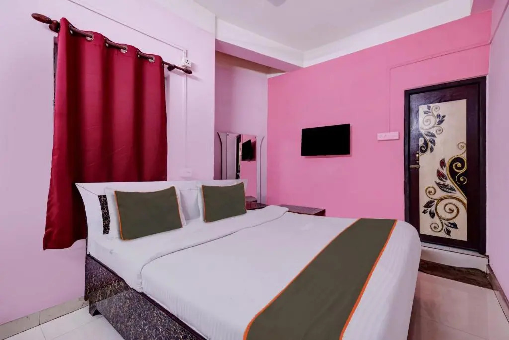 Sawkmie Hotel