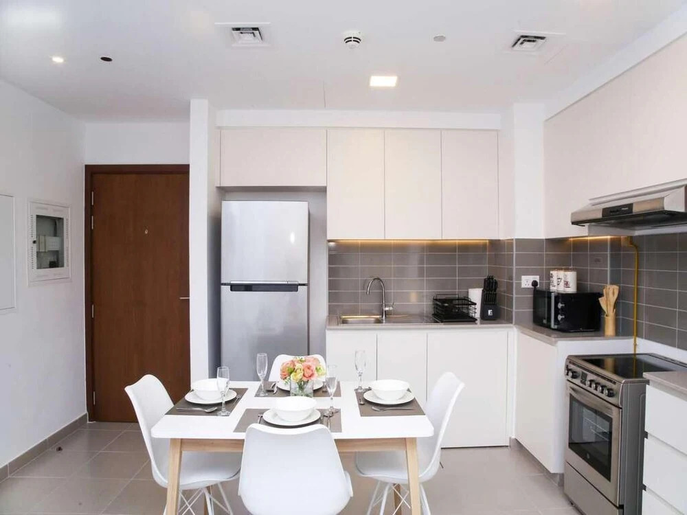 Fancy 2BR Apt Town Square