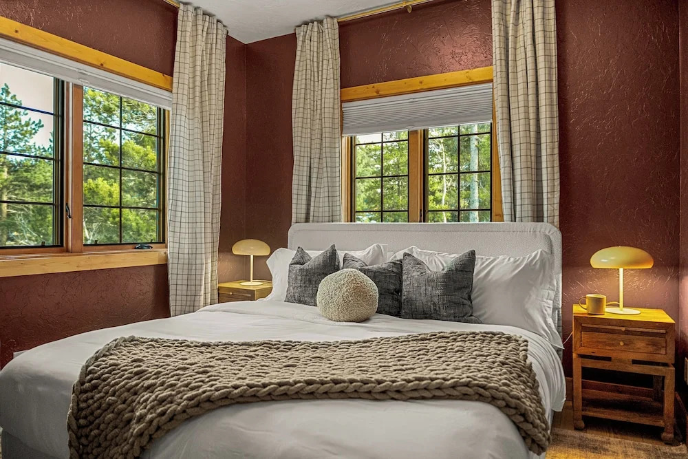 Royal Elk Lodge