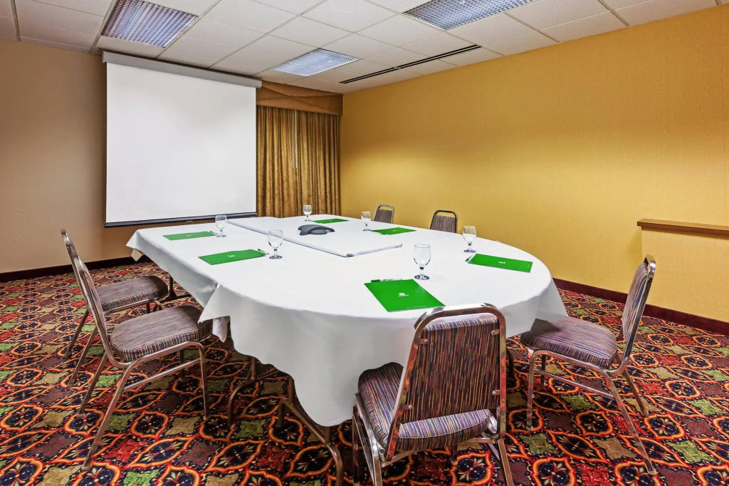 Holiday Inn & Suites Springfield - I-44 by IHG
