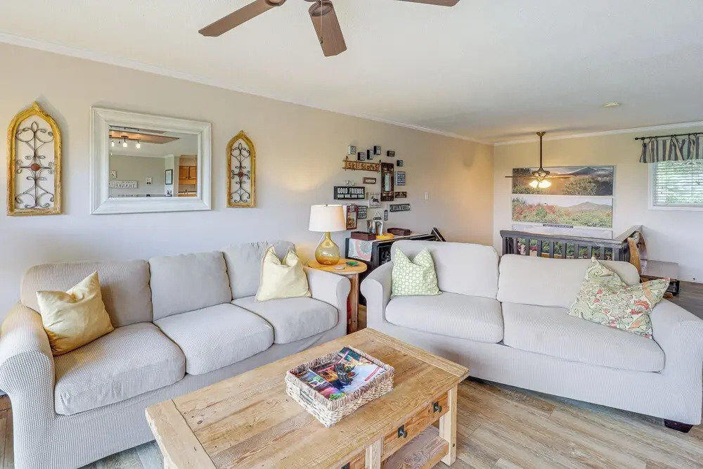 3 Mi to Slopes! Mtn-view Condo in Banner Elk