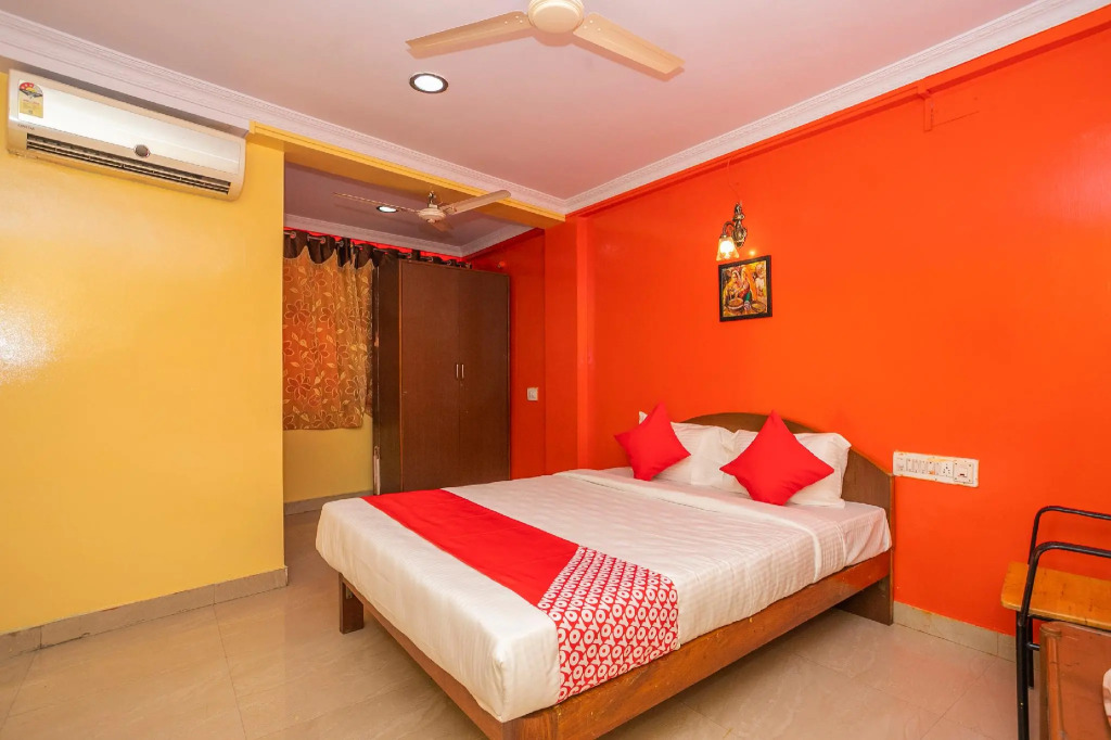 OYO 26900 Royal Inn
