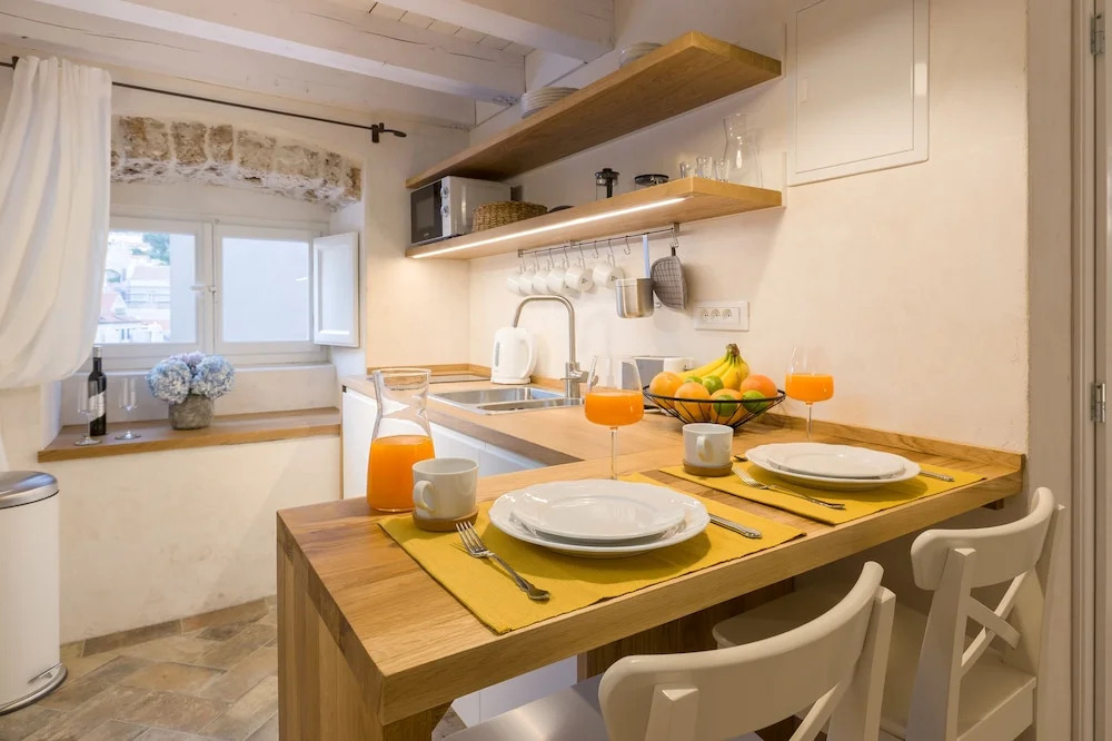 Luxury Apartment Lina - III