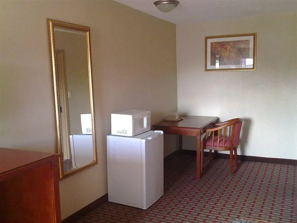 Travelodge by Wyndham Jersey City