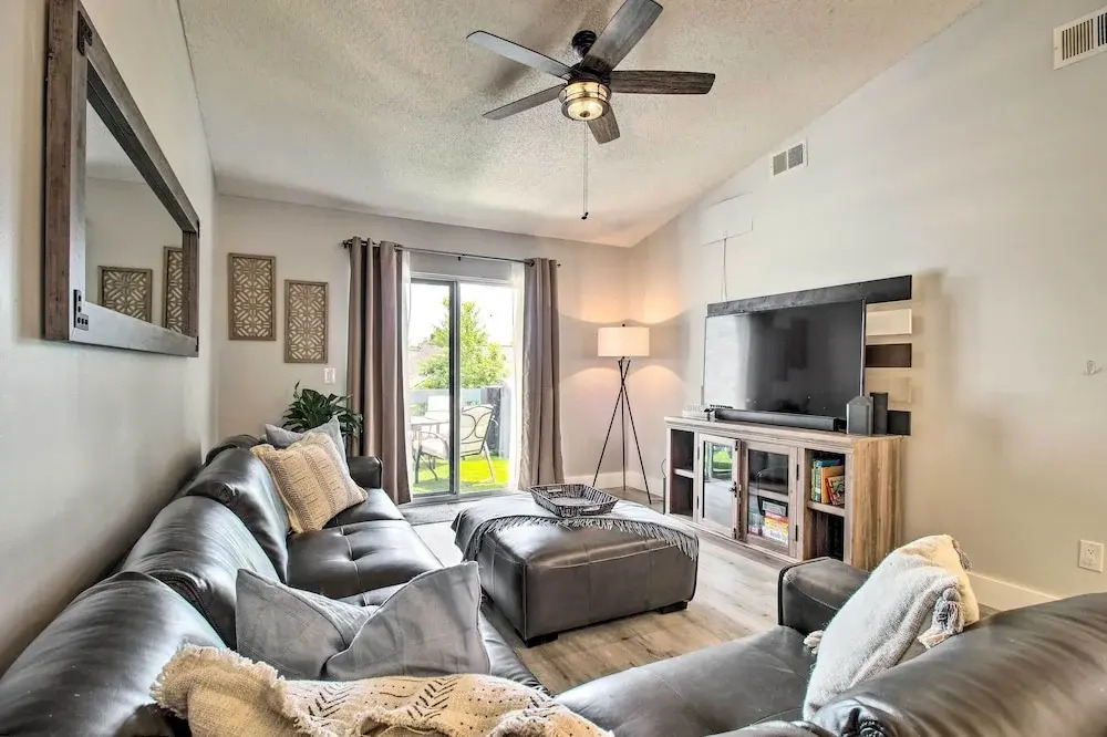 Hinesville Condo: Grill, 4 Mi to Fort Stewart