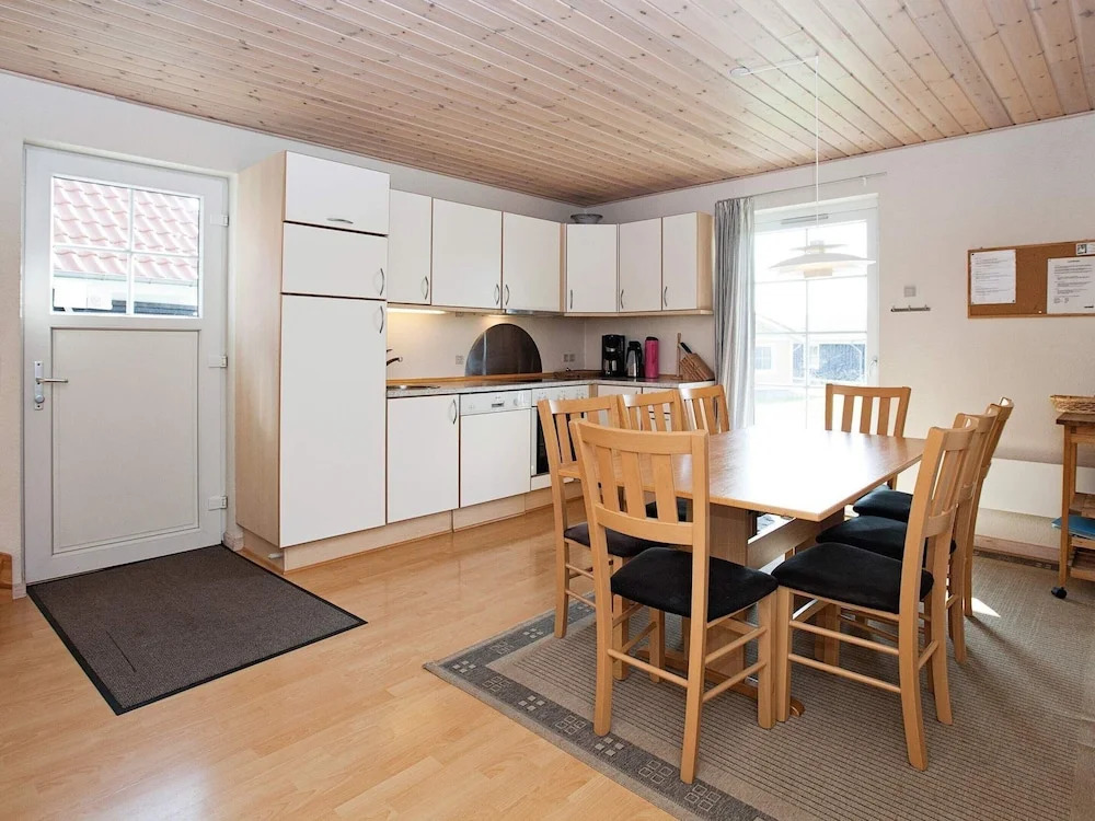 6 person holiday home on a holiday park in Gråsten