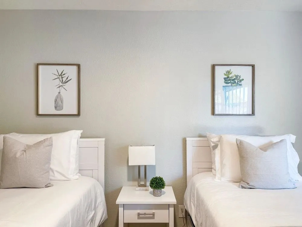 Chandler Earhart 4 Bedroom Home by RedAwning