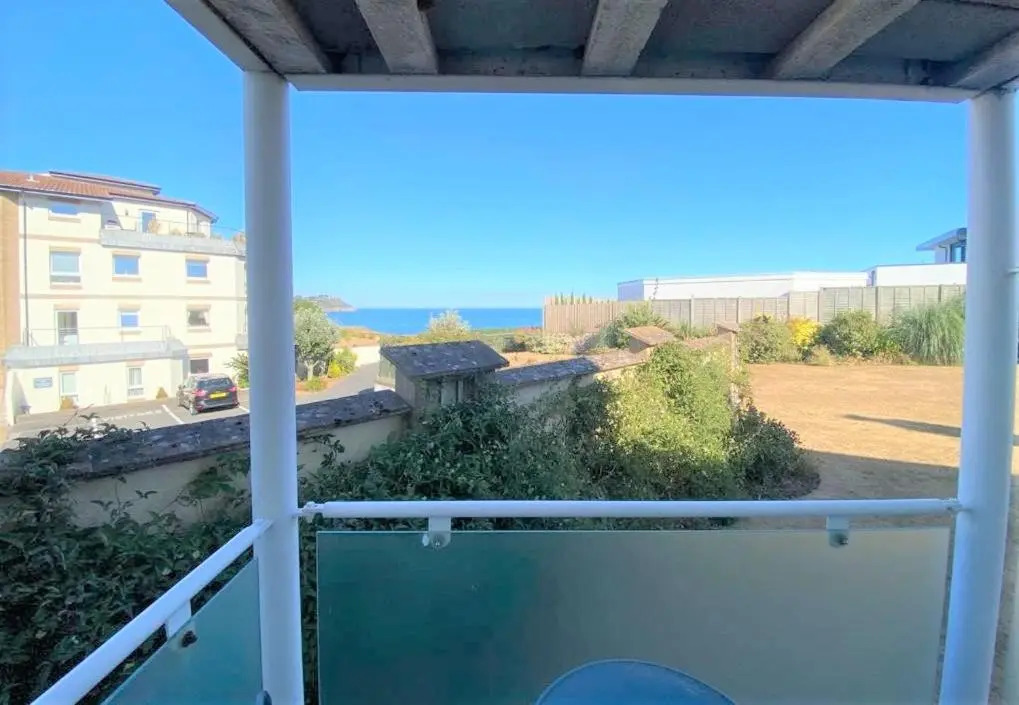 Cliff Court Apartments