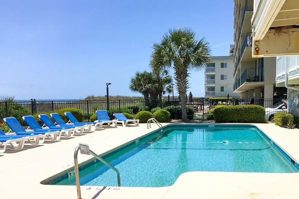 End-unit Ocean Pier W/ Ocean Views & Pool 2 Bedroom Condo