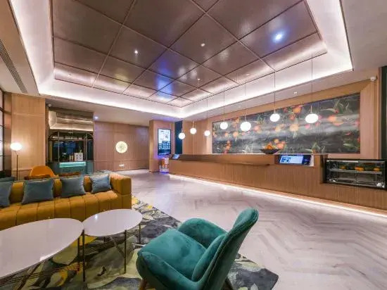 Orange Hotel (Zhengzhou East Railway Station Sports Center Subway Station)