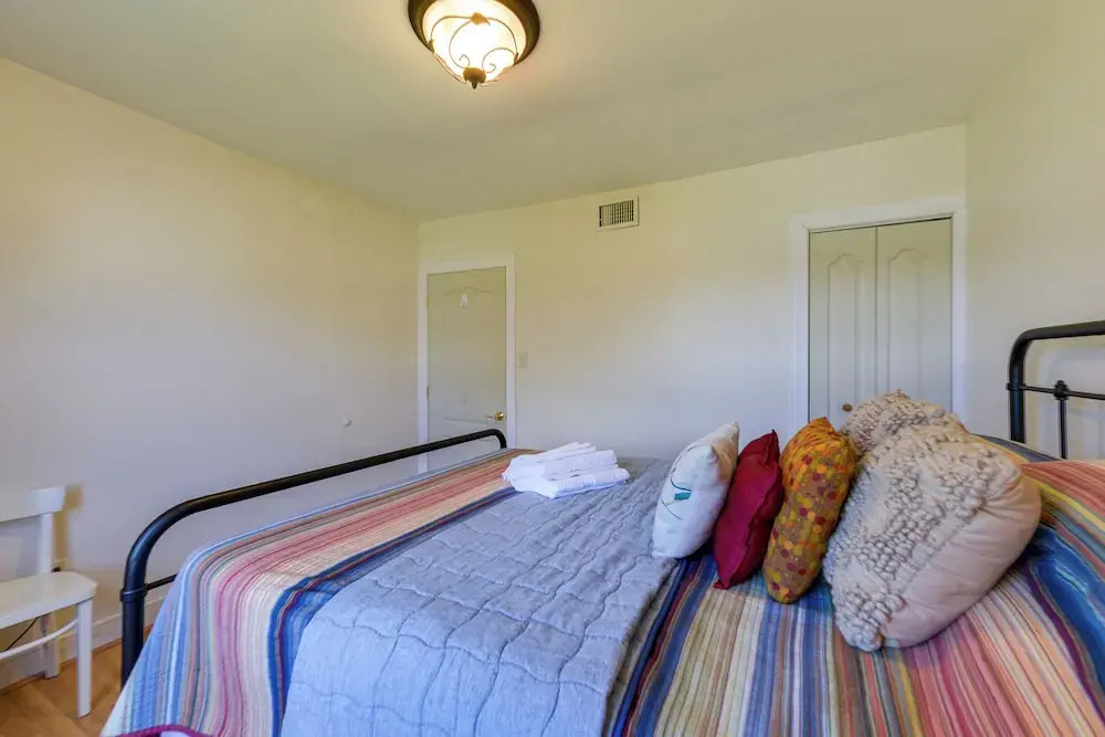 New Jersey Cottage w/ Grill - Short Walk to Beach