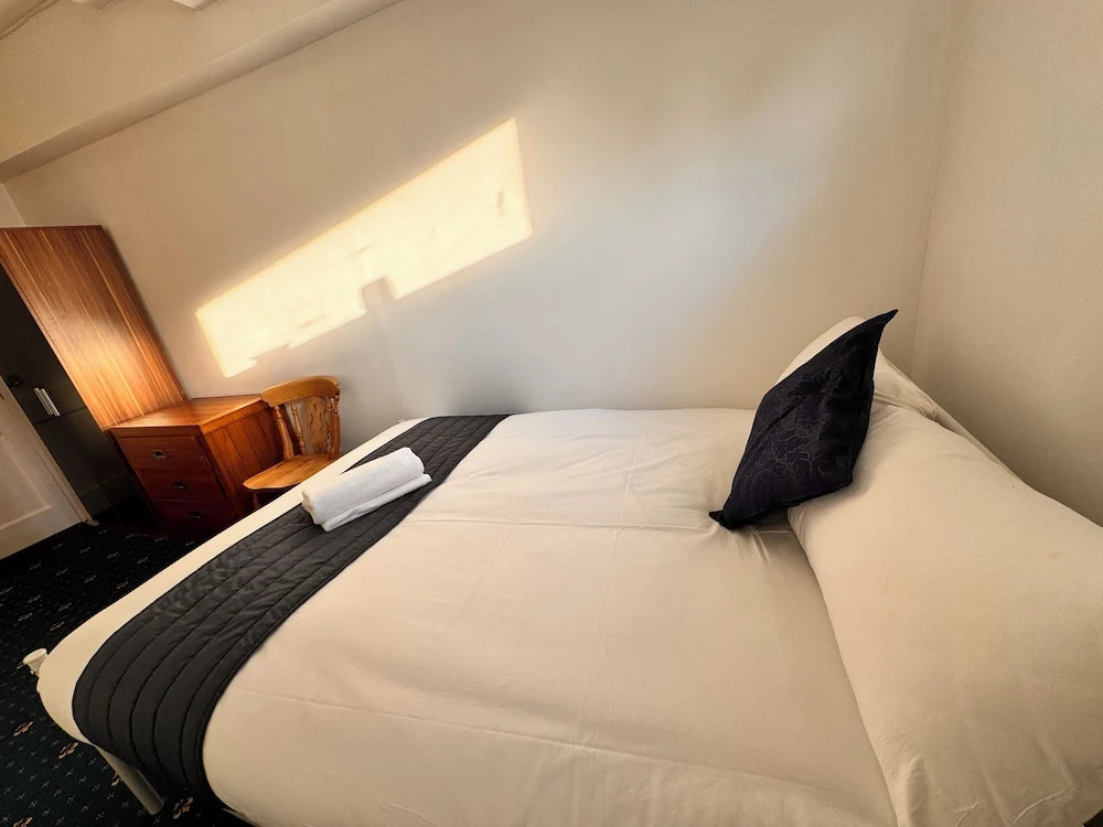 High Trees Guest House Gatwick