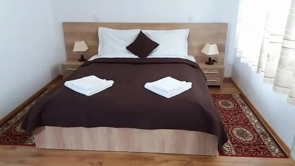 Casa Cu Pridvor