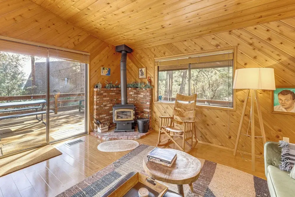Idyllwild Cabin w/ Deck & Tahquitz Peak Views