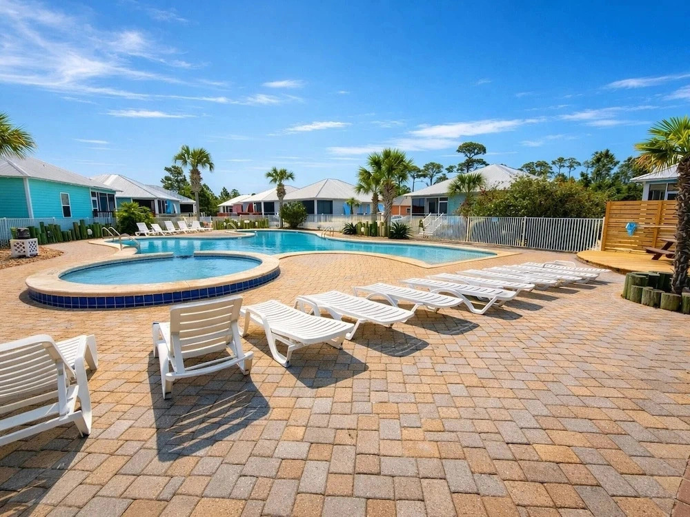 Serene Beach Cottage in Gulf Shores 3BR 2 Bath, Sleeps 10