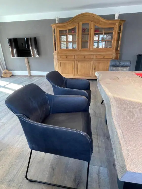 Freihaus18****