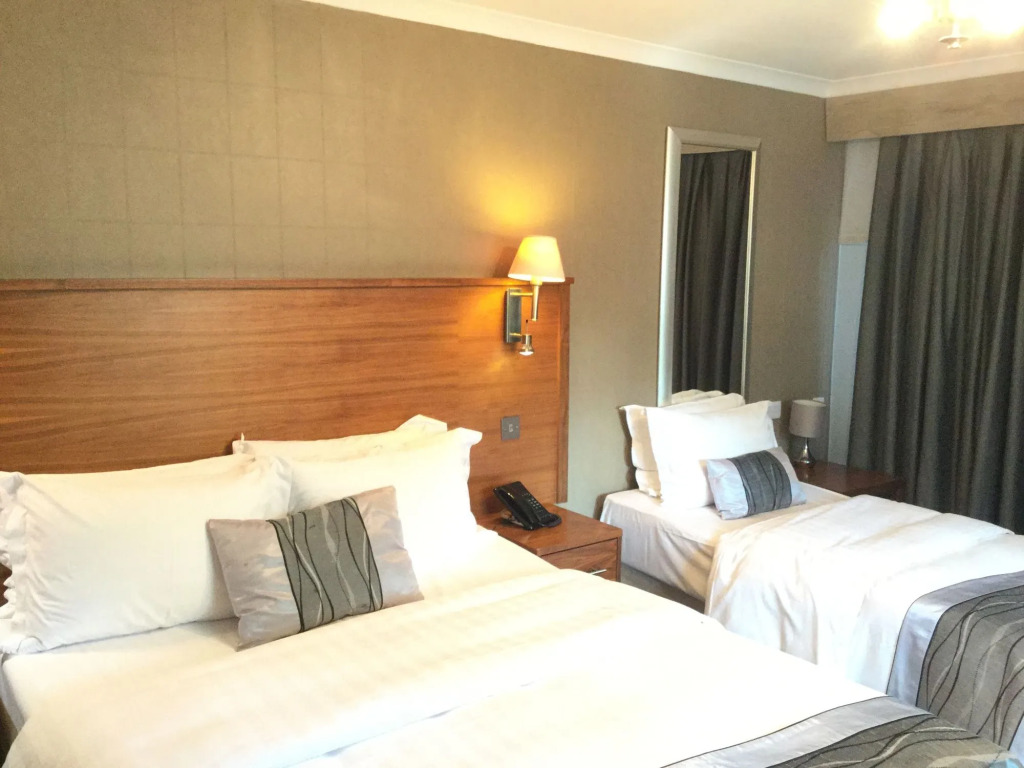 The New London Carlton Hotel & Service Apartments