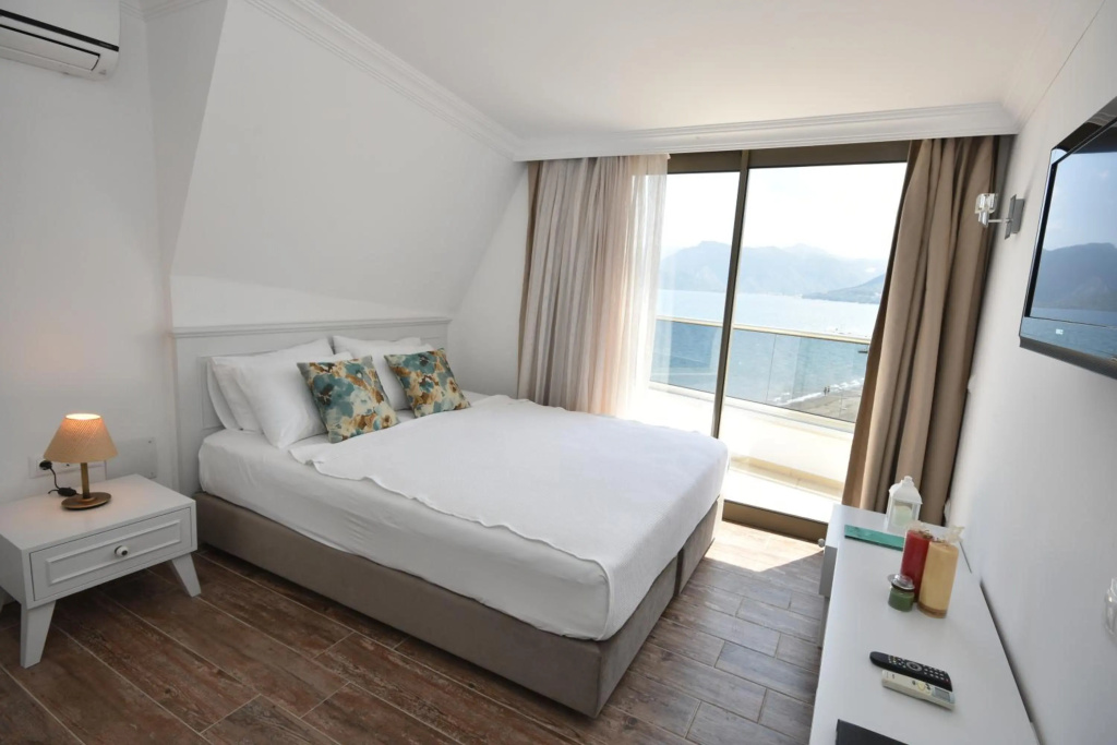 Aurasia Beach Hotel