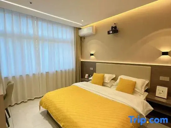 Moonlight Hotel (Central Metal Steel Logistics Park Branch)