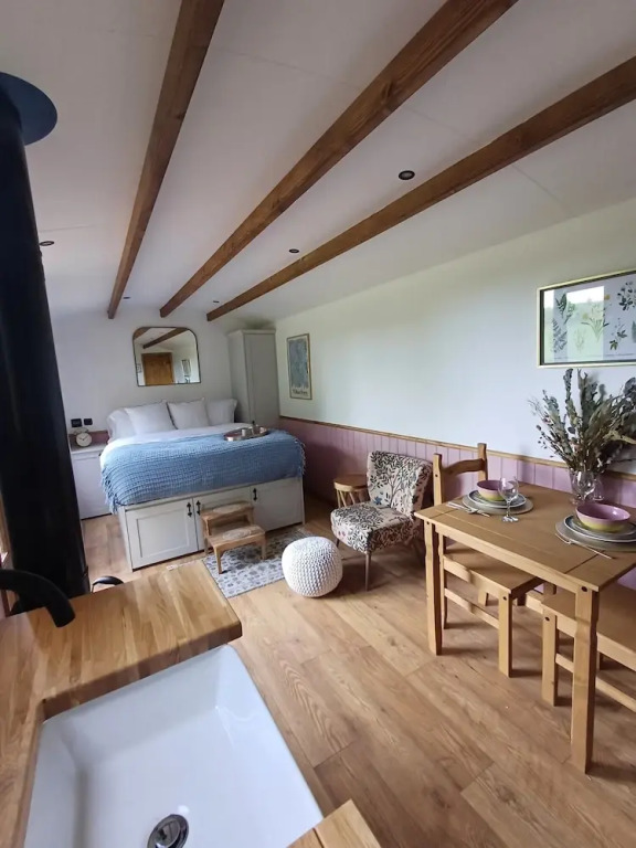 The Heartwood - Luxury Cabin Near York