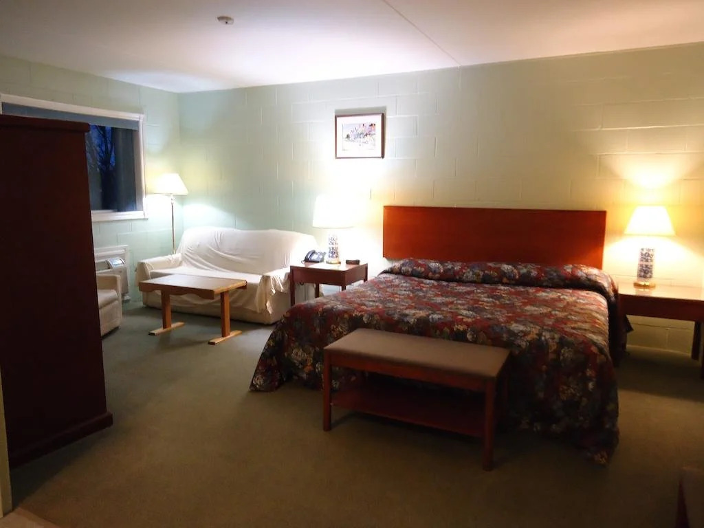 Sturgeon River Inn & Restaurant